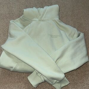 Comfrt pastel green sweatshirt